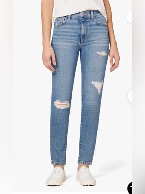 Joe's Jeans mid rise skinny Light Blue Distressed 👖 Jeans size 26. #A17